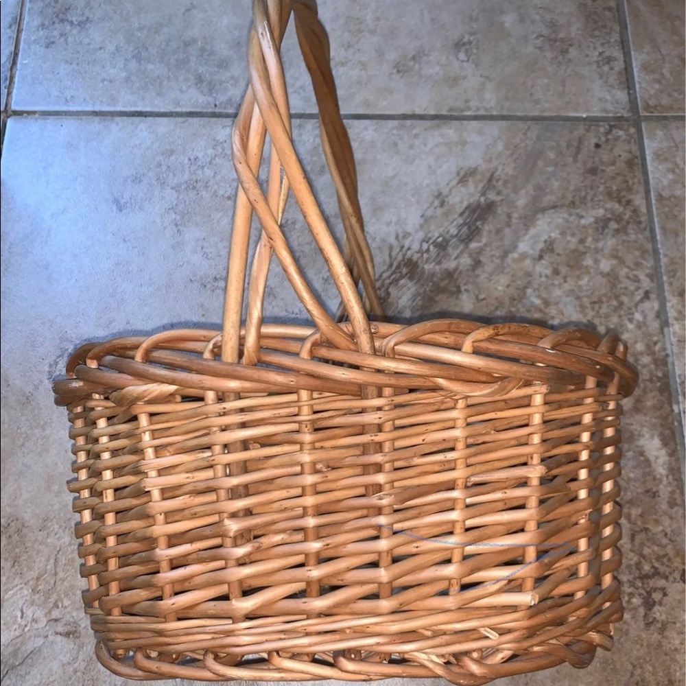 Wicker basket - Picture 2 of 3